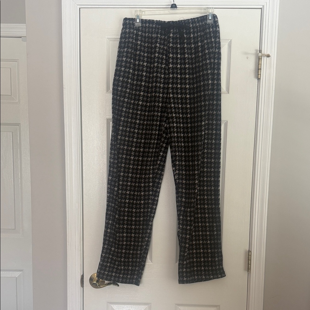 Head Super Soft Black and Grey Patterned Pajama Pants